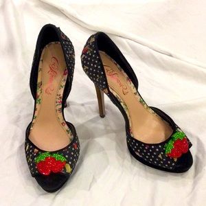 Cece Lamour Black Pumps Size 7.5